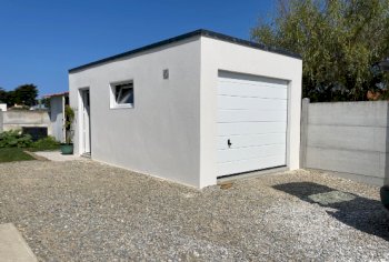 Garage en béton enduit